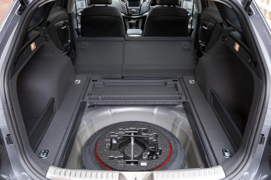  Hyundai i40 Station Wagon CRDi 2011 года  (UK) (фото 44 из 146)